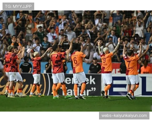 土超:费内巴切击败加拉塔萨雷,赢得伊斯坦布尔德比 土超:费内巴切击败加拉塔萨雷,赢得伊斯坦布尔德比